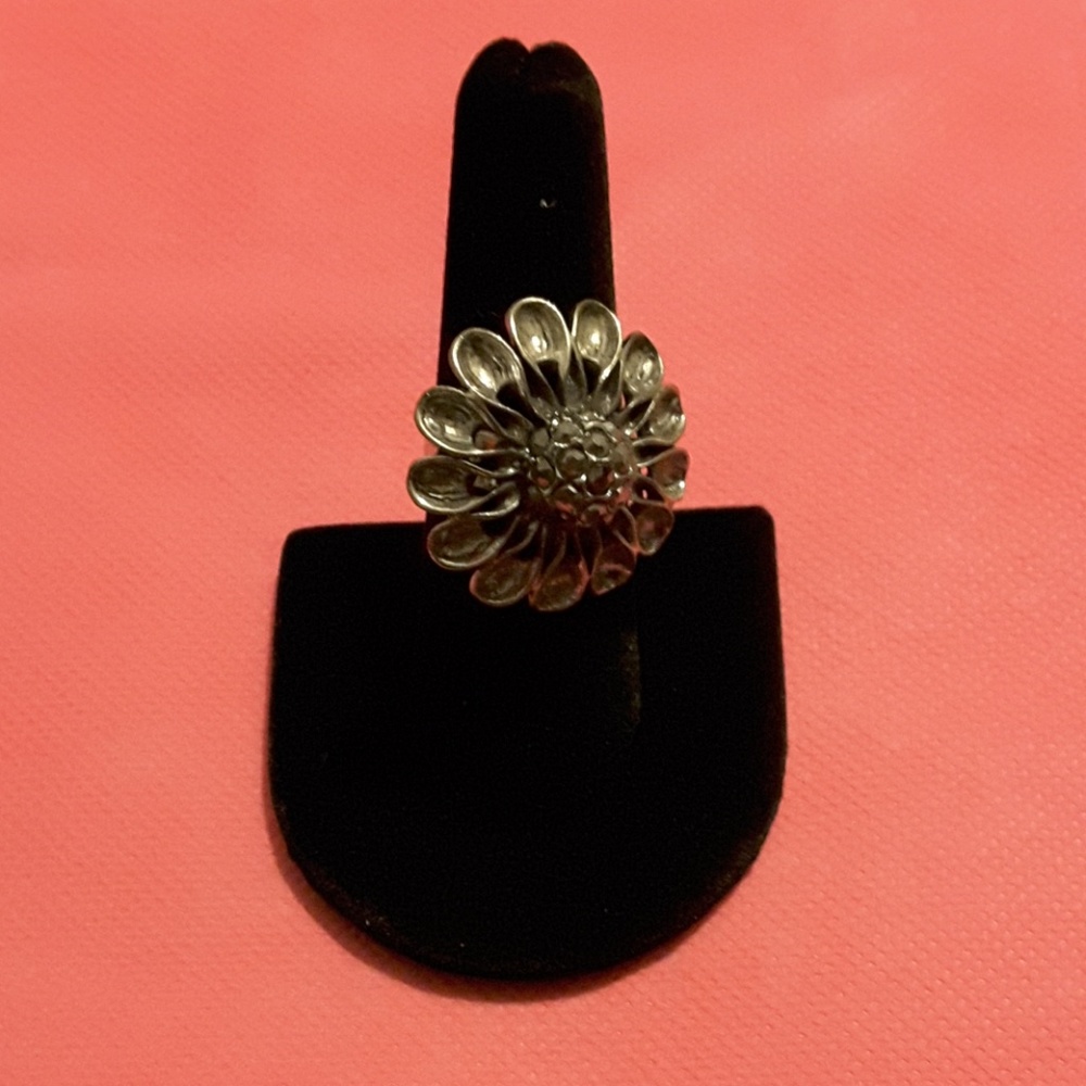 Fashion ring